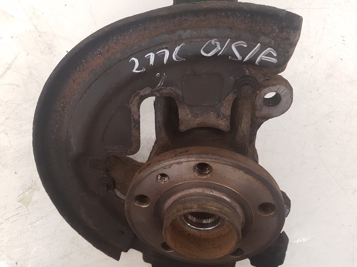 2012 Volvo S60  Saloon Right Front Hub Assembly 32425868
