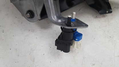 2010 - 2014 Volvo XC60  Estate Brake Pedal 31302349