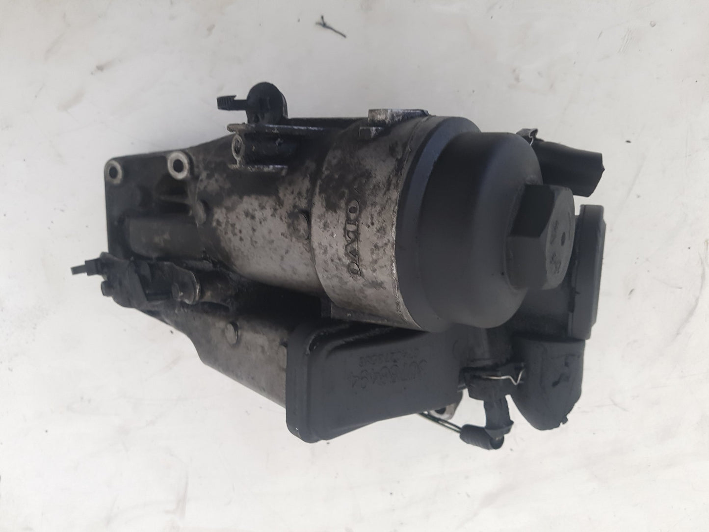 2007 - 2013 Volvo C70  Convertible Oil Filter Housing 31338685