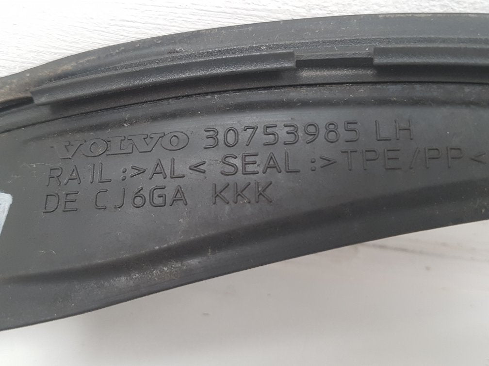 2010 - 2015 Volvo S60   WINDSCREEN MOULDING (PASSENGER SIDE) 30753985
