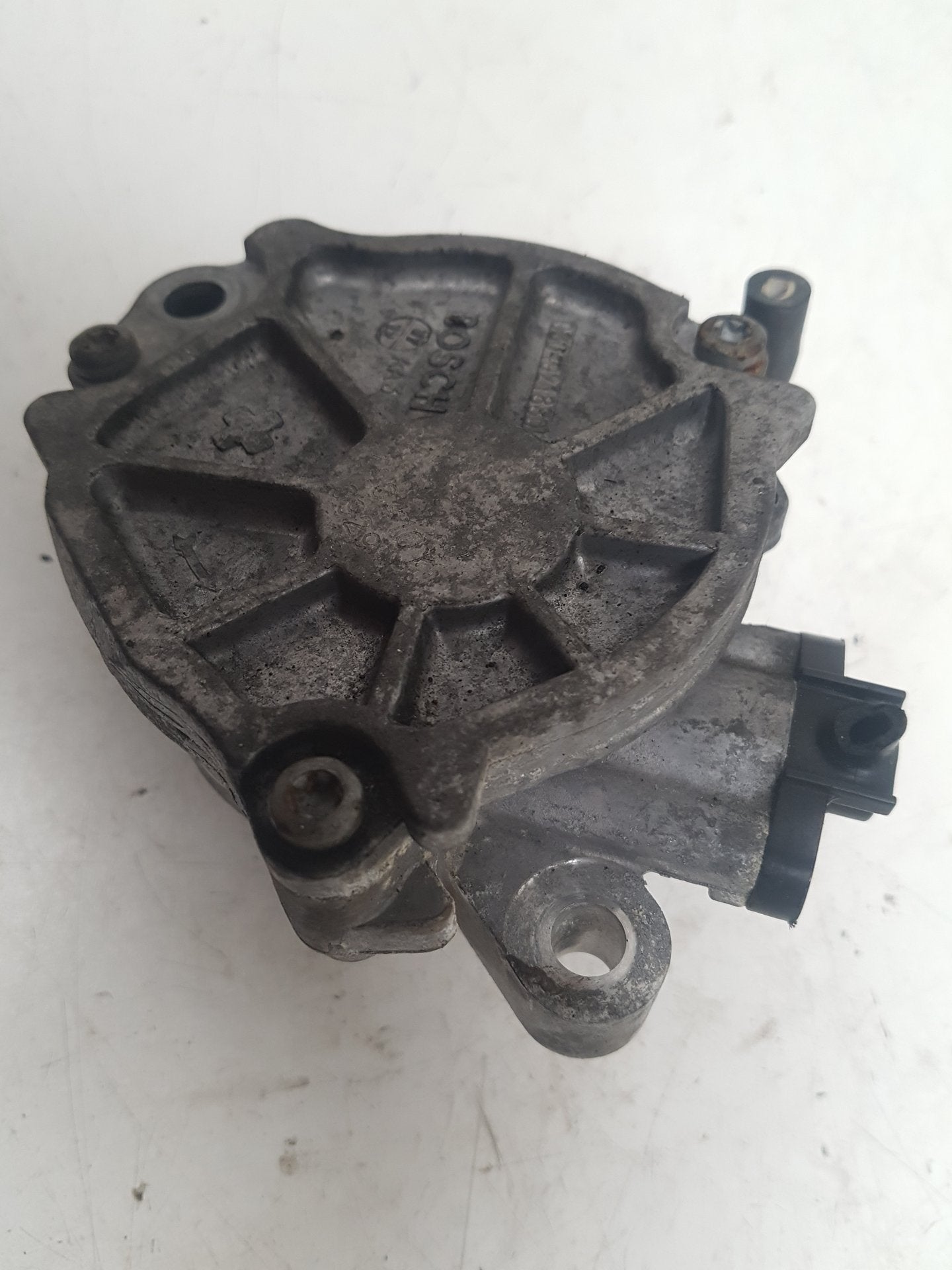 2013 - 2019 Volvo V40 III 525 Hatchback Vacuum/Air Pump 9604021880