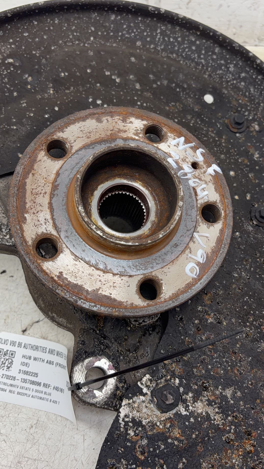 2017 - 2025 Volvo V90 235, 236 Estate Left Front Hub Assembly 31682225