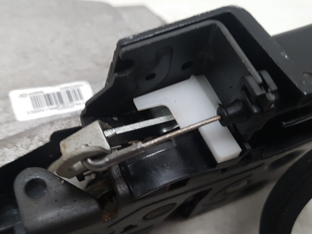 2007 - 2013 Volvo C70  Convertible Left Front Door Lock Actuator 30632850
