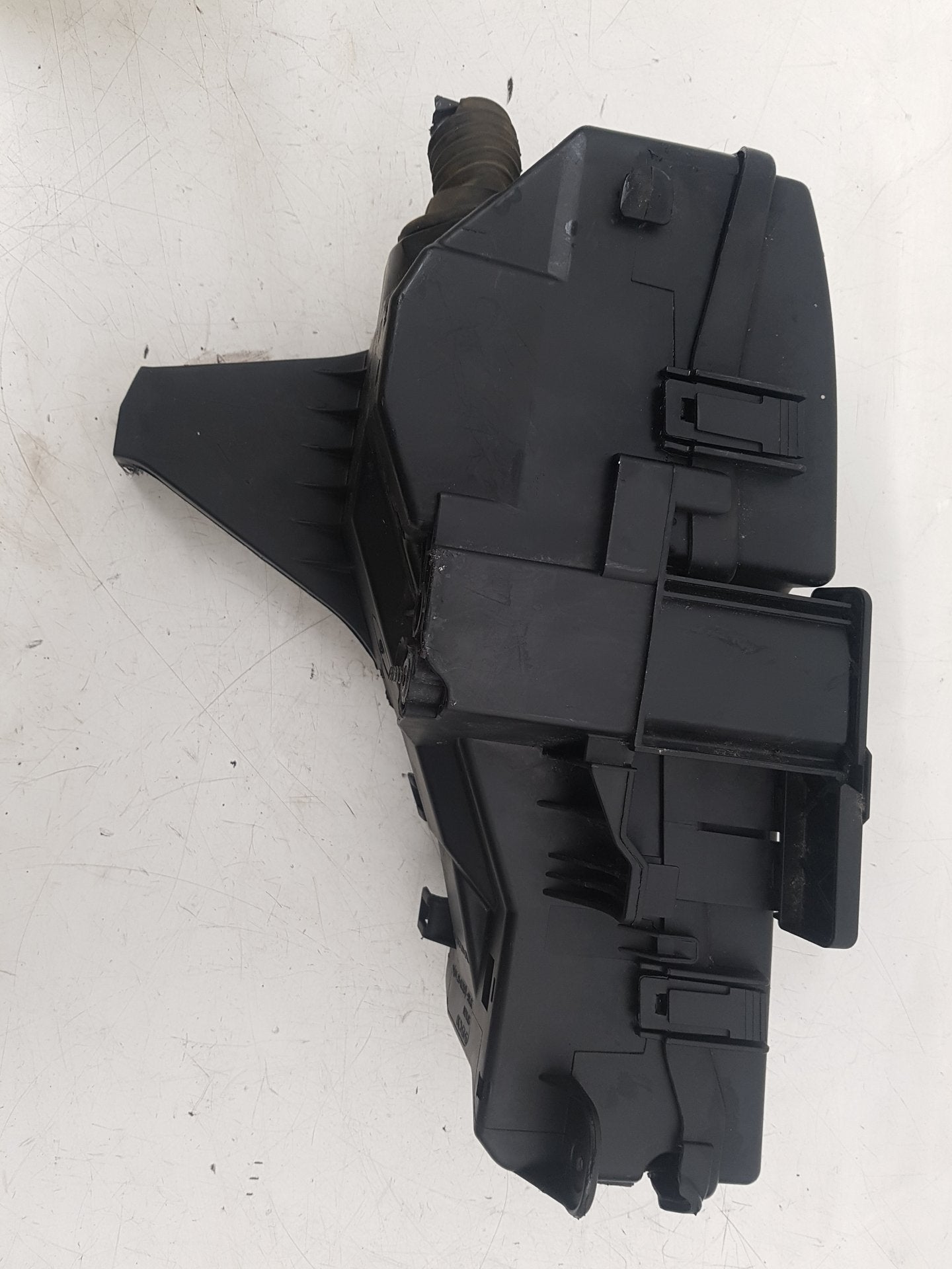 2005 - 2011 Volvo XC90   Engine Fuse Box 30679527