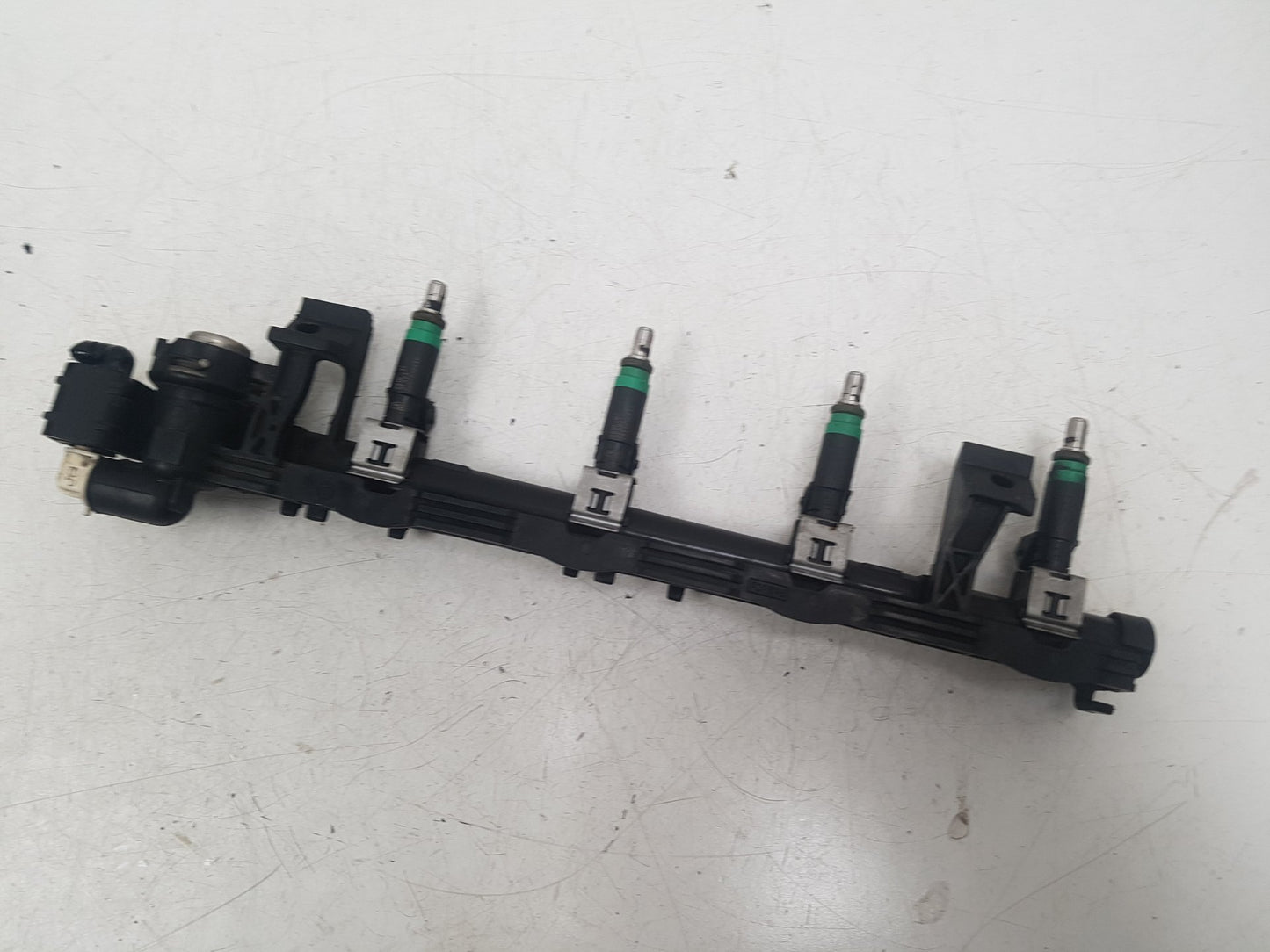 2005 - 2012 Volvo S40  Saloon Injection Rail 9H487-BA
