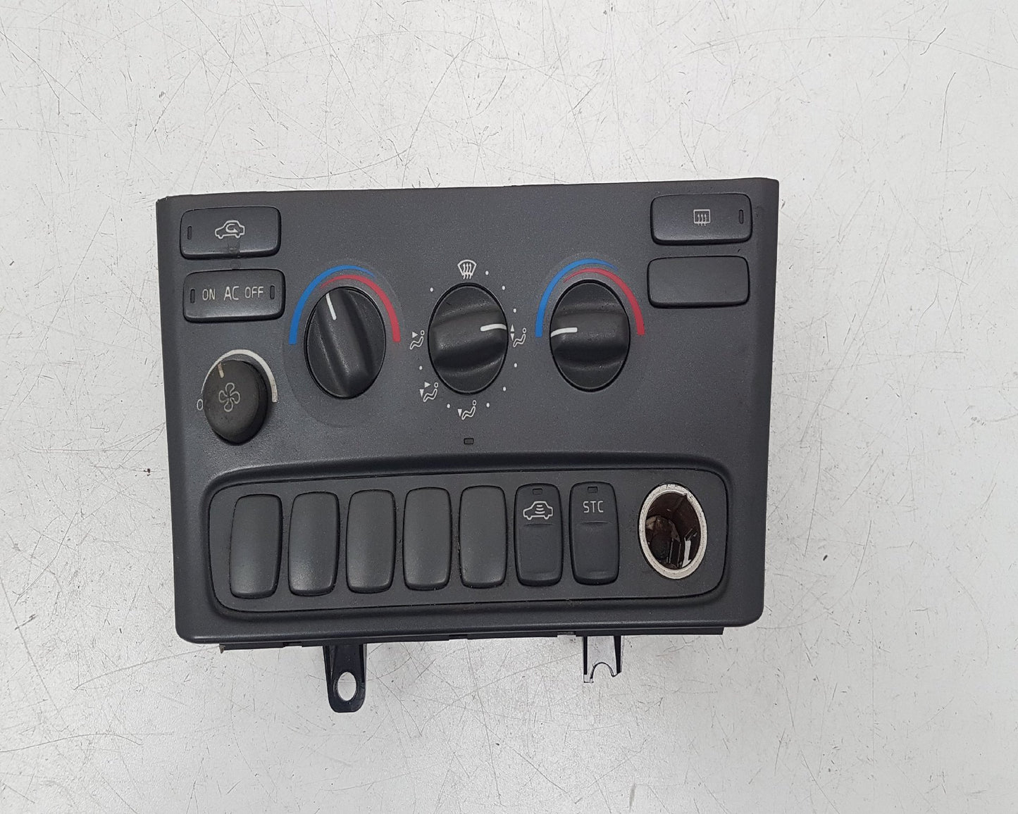 1998 - 2002 Volvo S80   Heater Controls 9494261