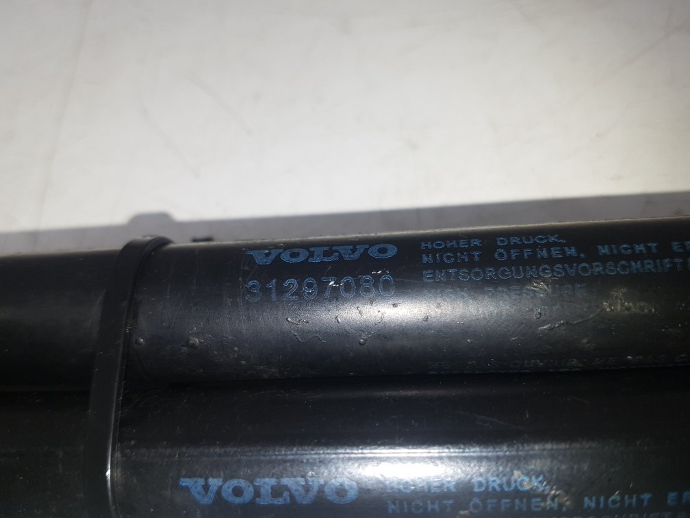 2010 - 2019 Volvo V60  Estate TAILGATE STRUTS (PAIR) 31297080