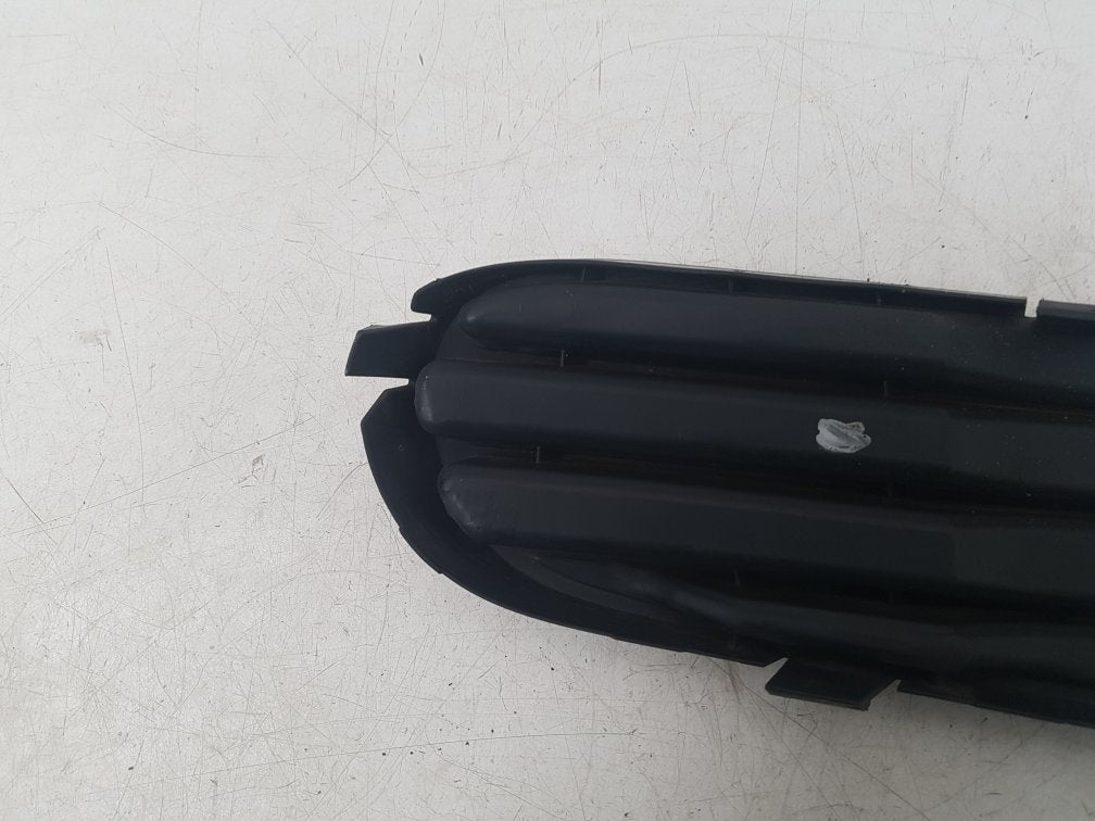 2004 - 2010 Volvo V50   Estate Left Fog Light Cover 30657009