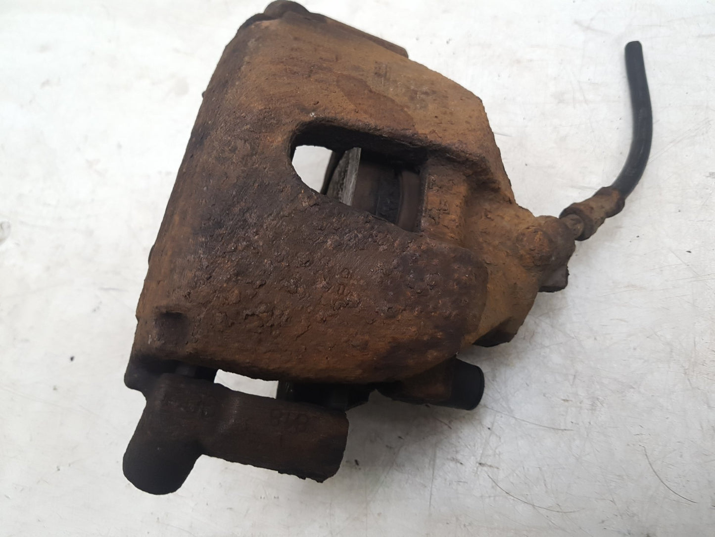 2004 - 2010 Volvo V50  Estate Left Front Caliper 36000484