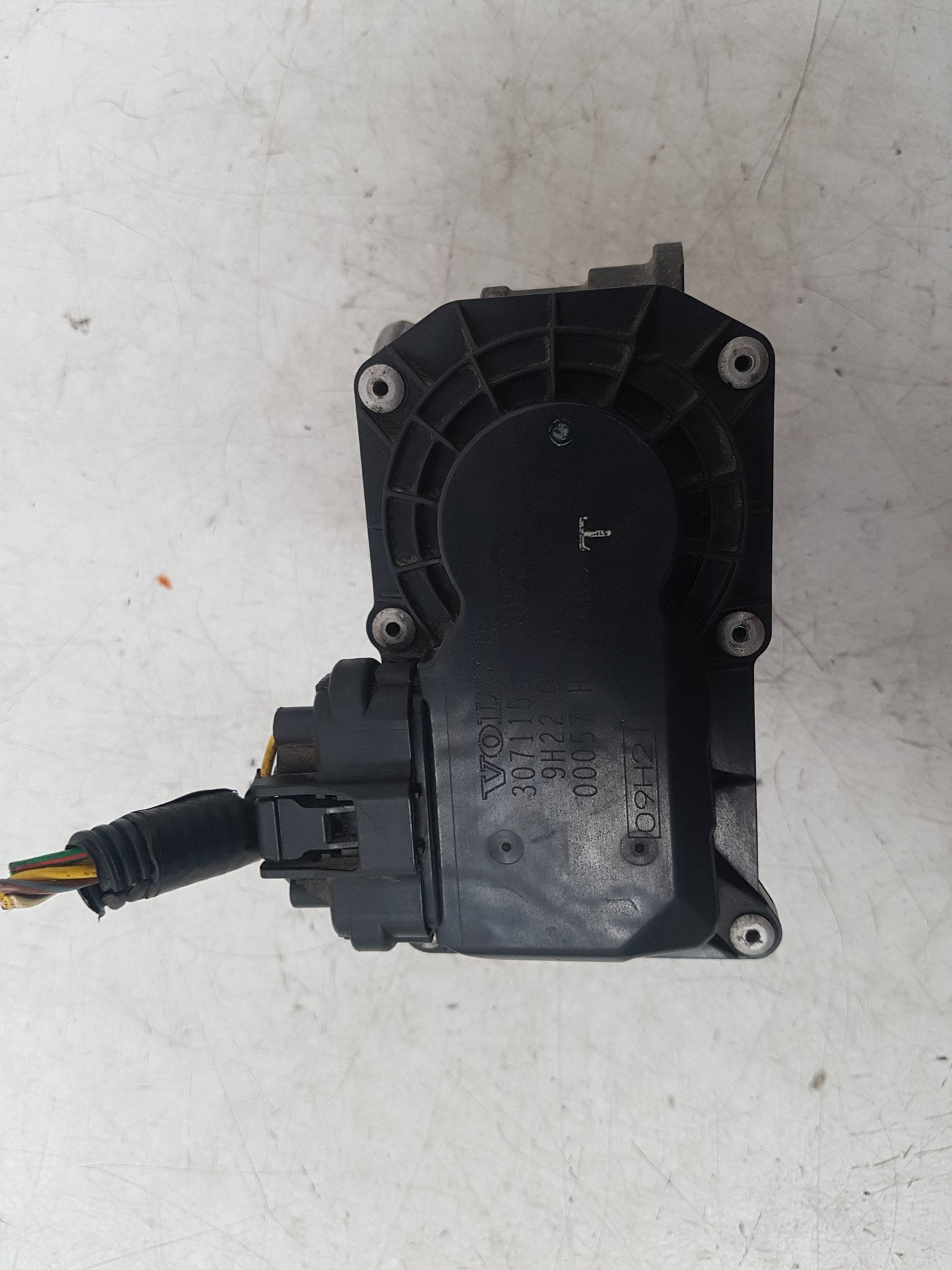 2007 Volvo C70  Convertible Throttle Body 30711551