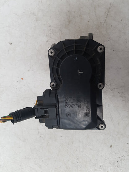 2007 Volvo C70  Convertible Throttle Body 30711551