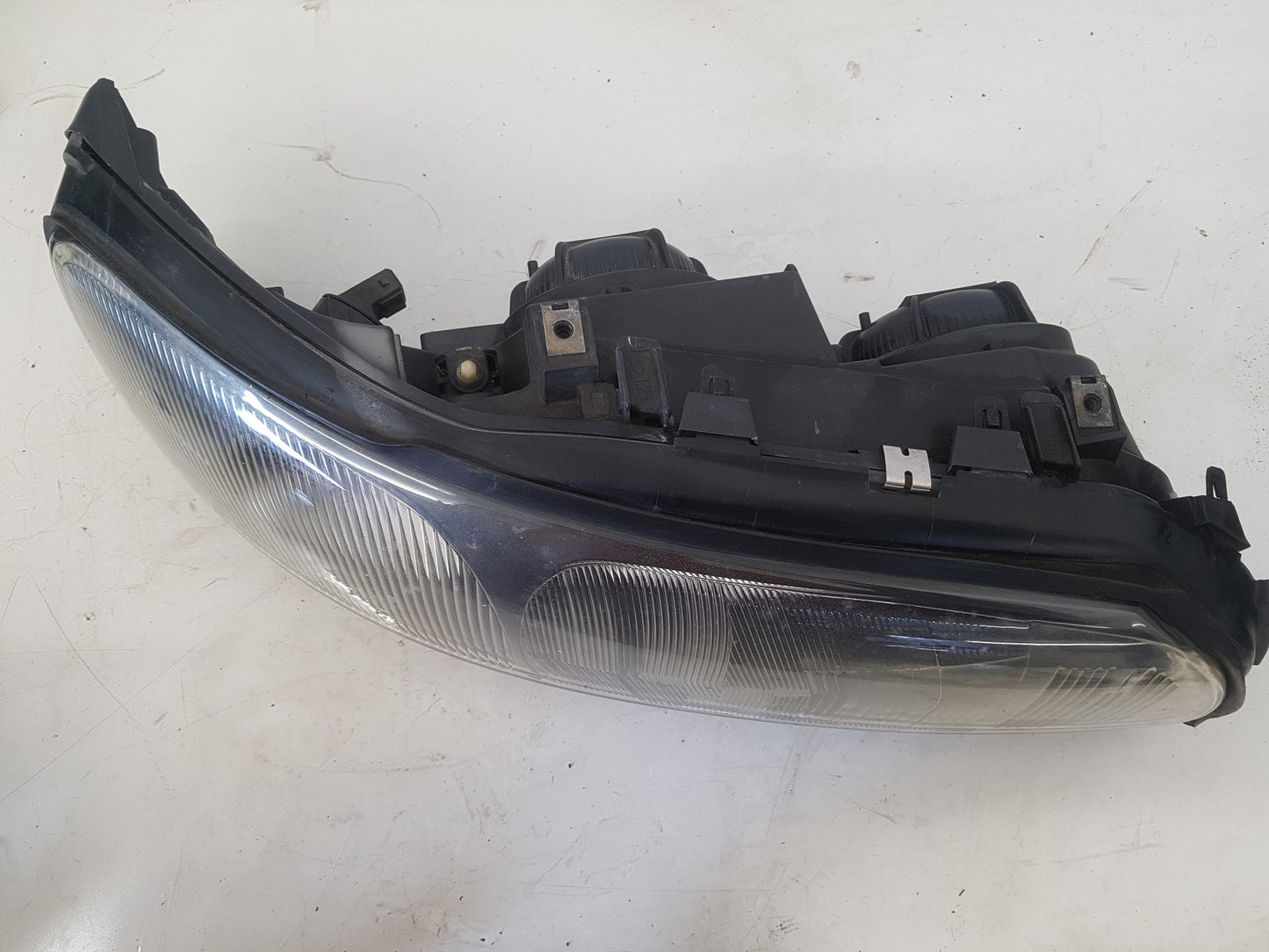 2001 - 2008 Volvo V70  Estate Right Headlight 8620691