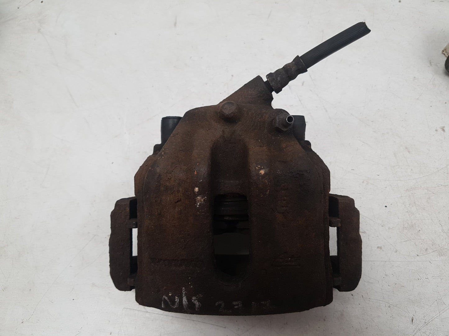 1992 - 1997 Volvo 850  Estate Left Front Caliper 3516840