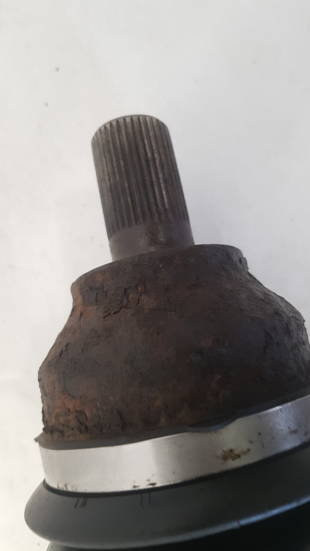 2005 Volvo V50  Estate Driveshaft (Manual) UK Drivers Side Front. 36001360