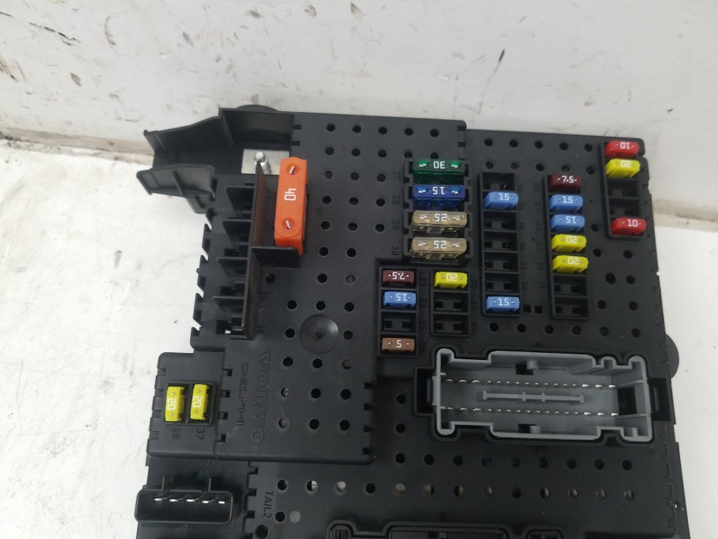 2004 - 2007 Volvo XC70  Estate REAR ELECTRONIC MODULE (REM) 30732769