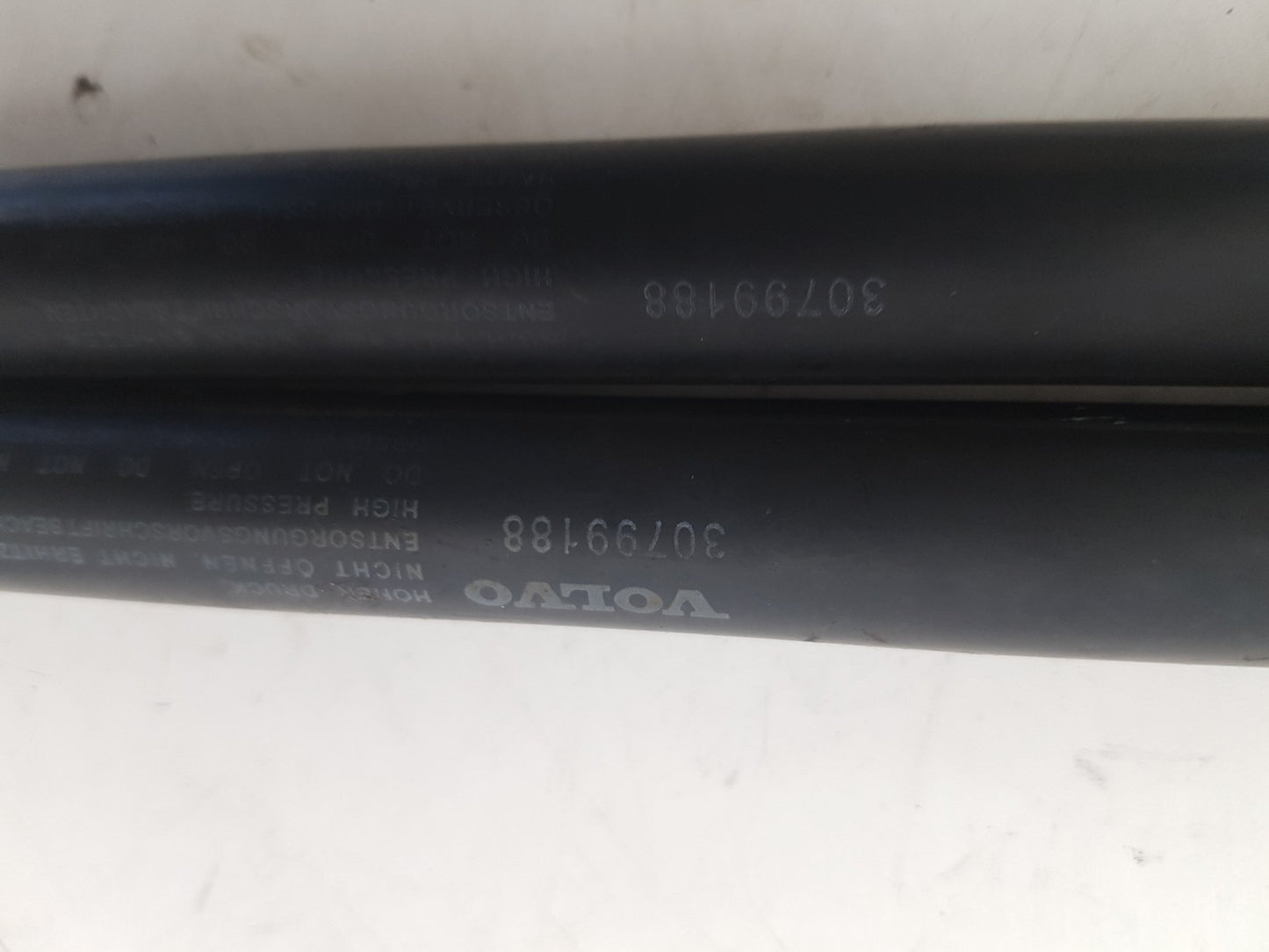 2007 - 2010 Volvo V50 545 Estate POWER TAILGATE STRUTS (PAIR) 30799188