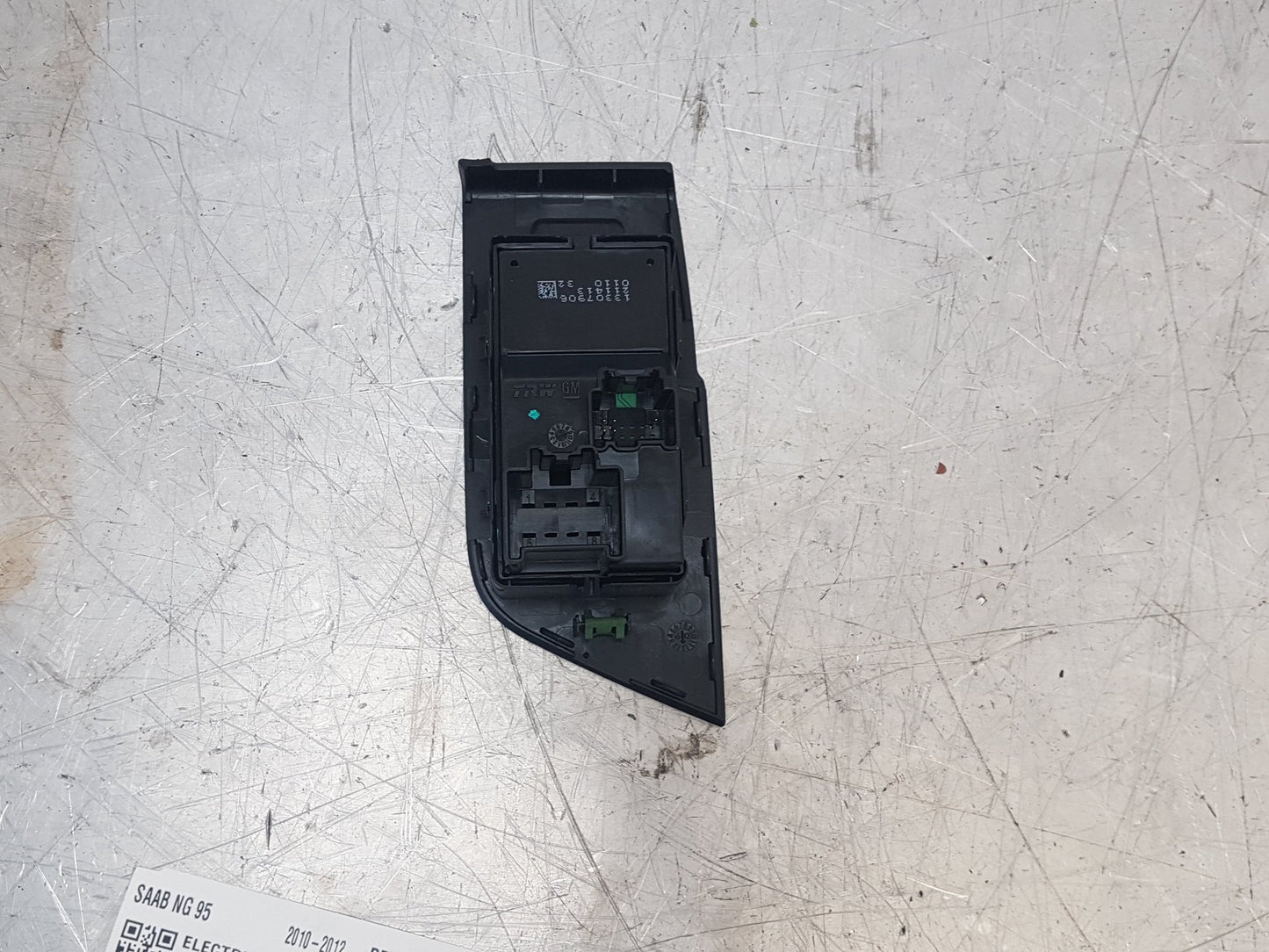 2010 - 2012 Saab 95  Saloon Left Front Window Switch 13307906