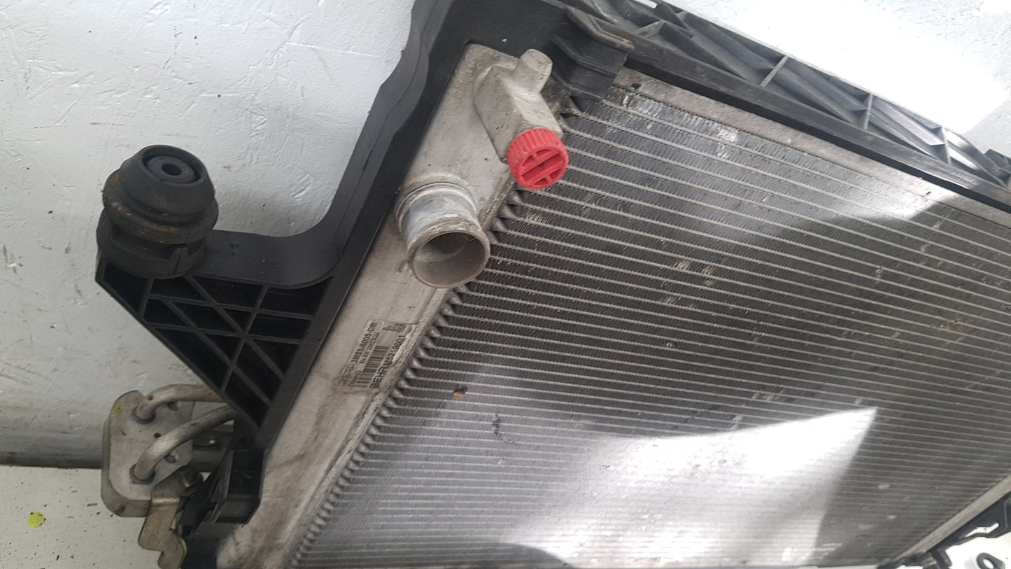 2007 - 2013 Volvo C70  Convertible Radiator 3M51-8005 DB