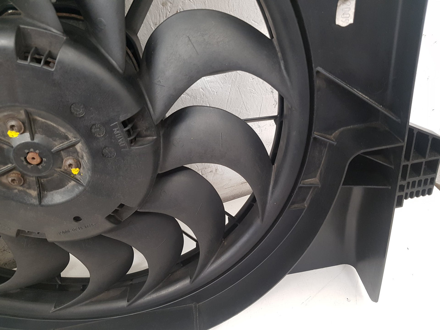 2000 - 2007 Volvo XC70  Estate RADIATOR FAN & COWLING (A/C CAR) 30741144