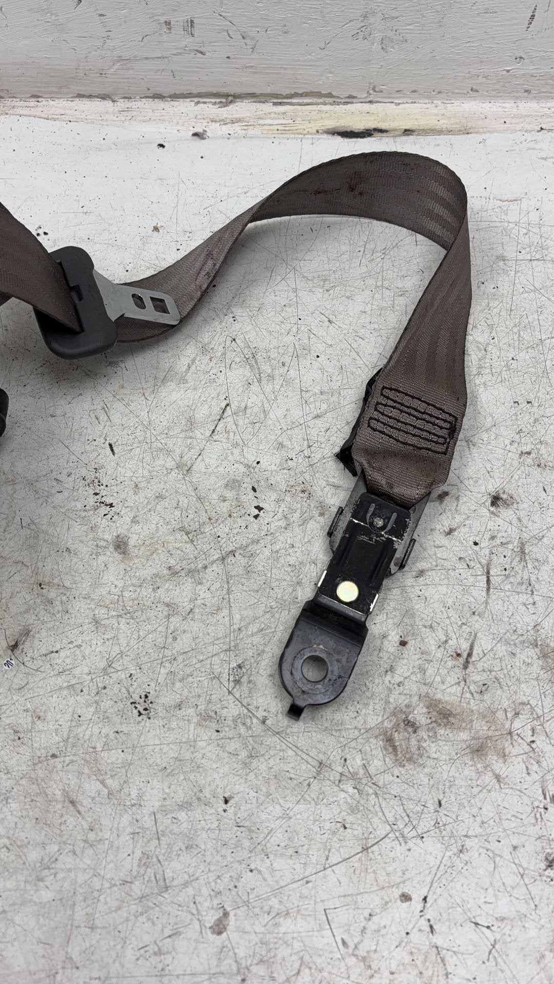 2002 - 2006 Volvo XC90  Estate Left Rear Seat Belt 30642796 601239800