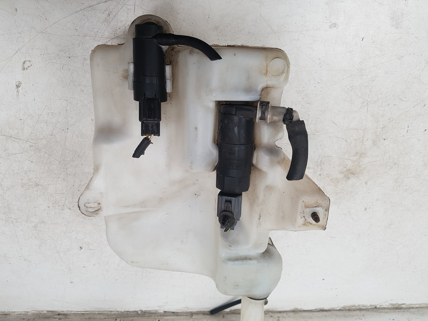 2007 Volvo C70  Convertible WASHER BOTTLE & MOTOR 4N51-13K163