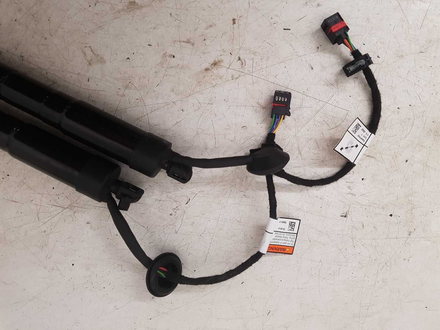 2017-2025 Volvo XC40 536 SUV Rear Shock Absorbers (pair) 32296296