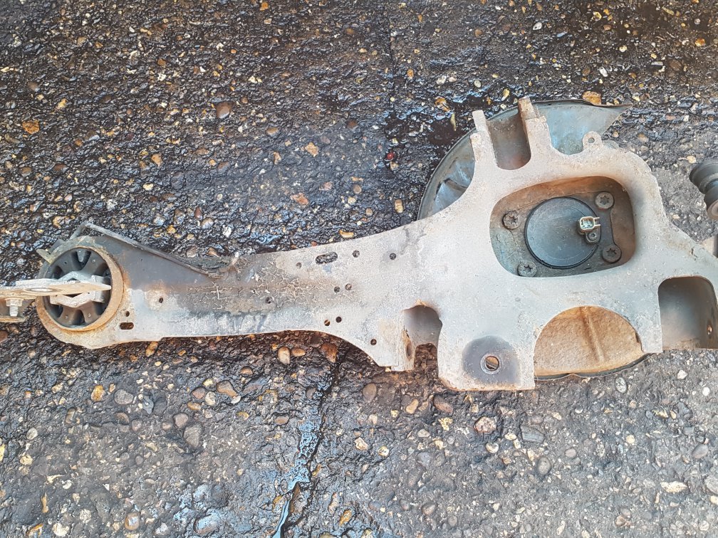 2006 - 2009 Volvo S80  Saloon HUB (REAR)