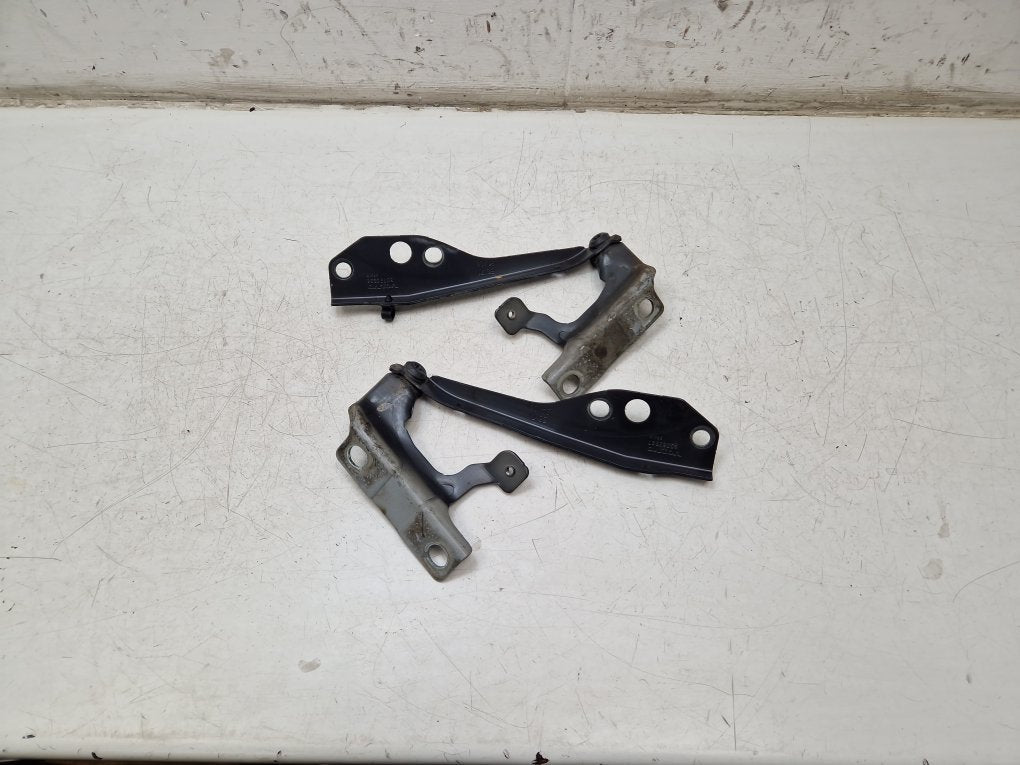 2004 - 2010 Volvo V50   Estate Bonnet Hinge/Strut 30753598
