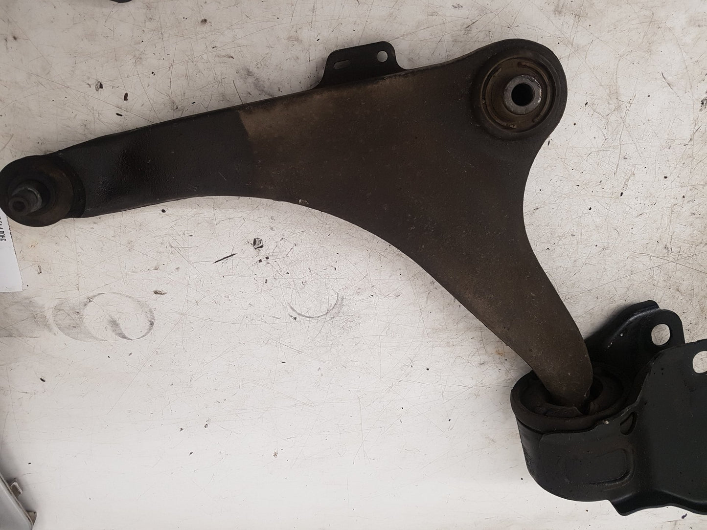 2010  9-3 Turbo Edition Tid E4 4 Dohc  Saloon Left Front Lower Control Arm