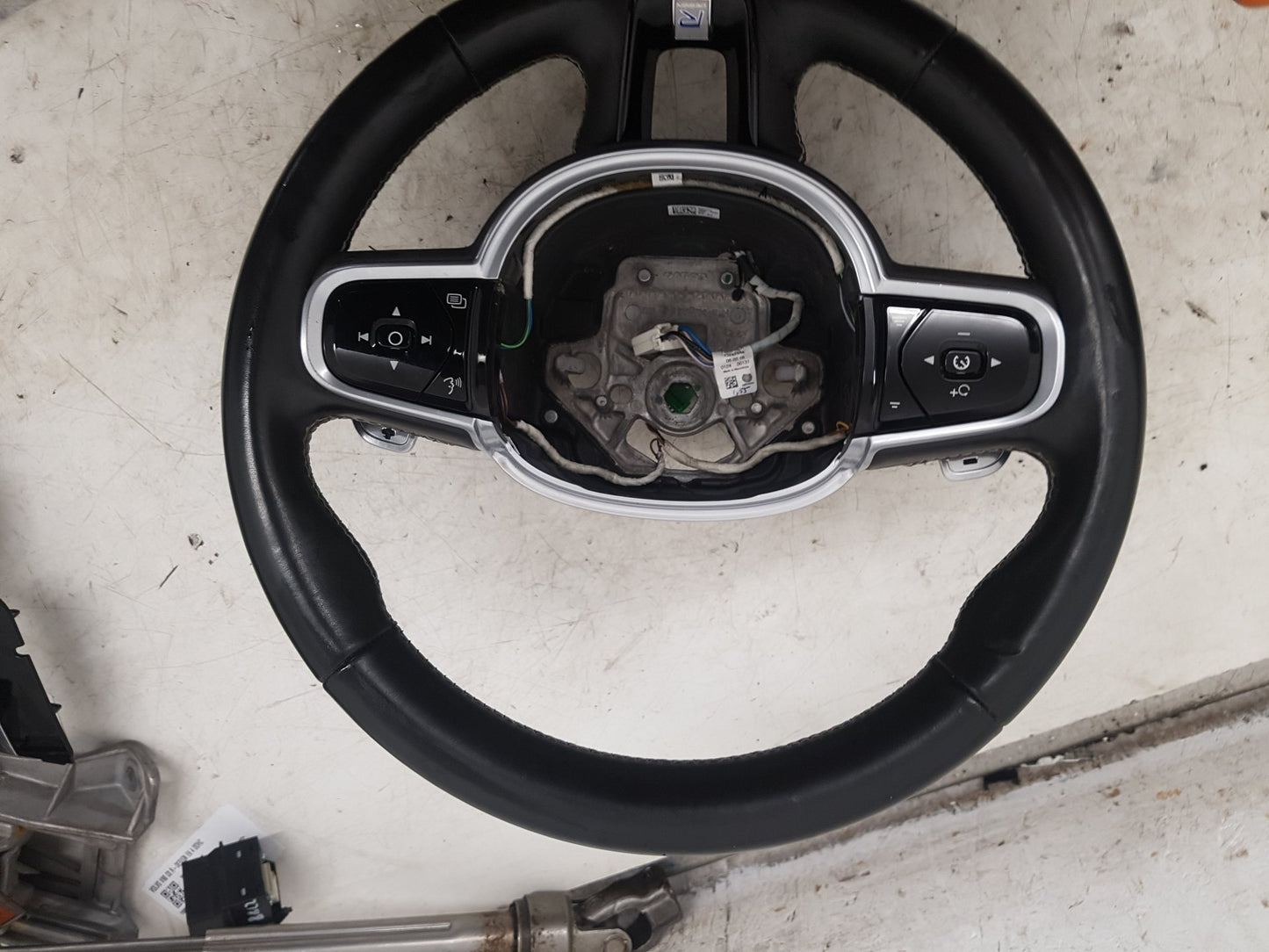 2017 - 2026 Volvo V60 II 225 Estate Steering Wheel 32227373