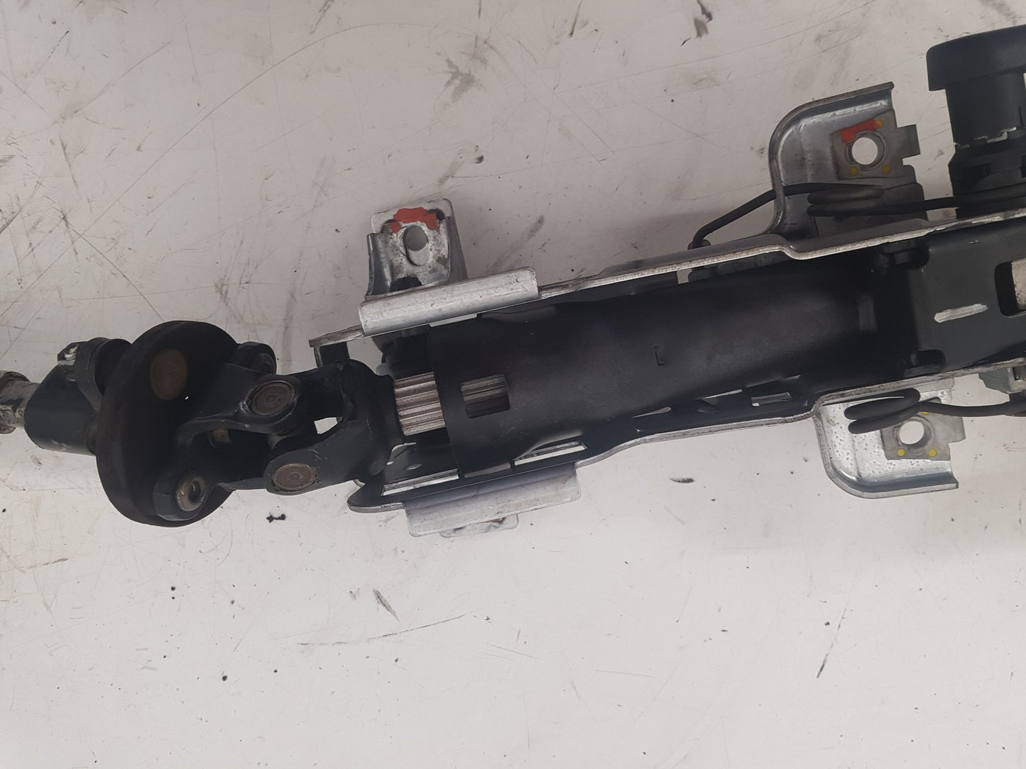 2001 - 2008 Volvo V70  Estate Steering Column 30680270