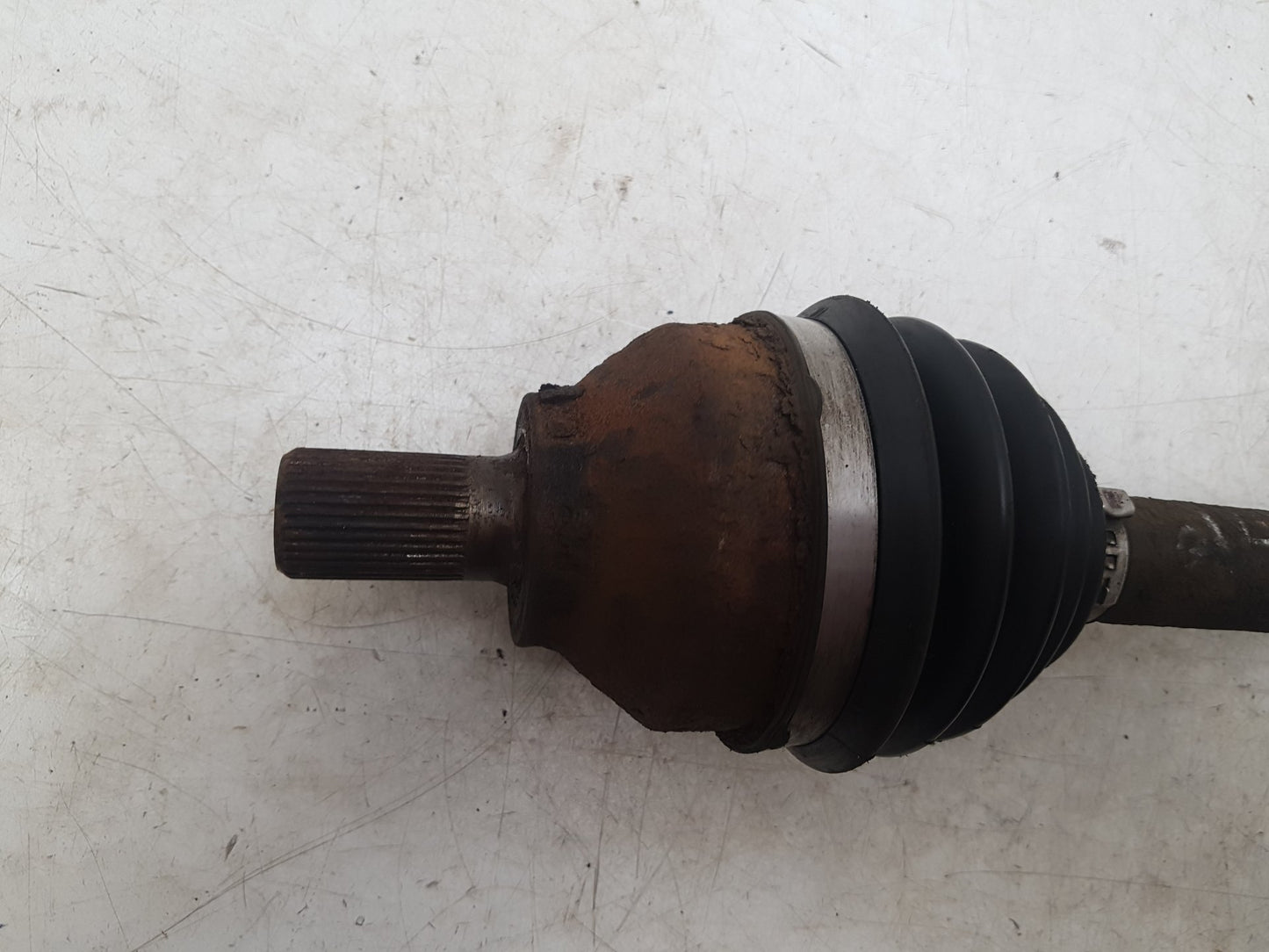 2004 - 2010 Volvo V50  Estate DRIVESHAFT - PASSENGER FRONT (MANUAL) (ABS) 36000552