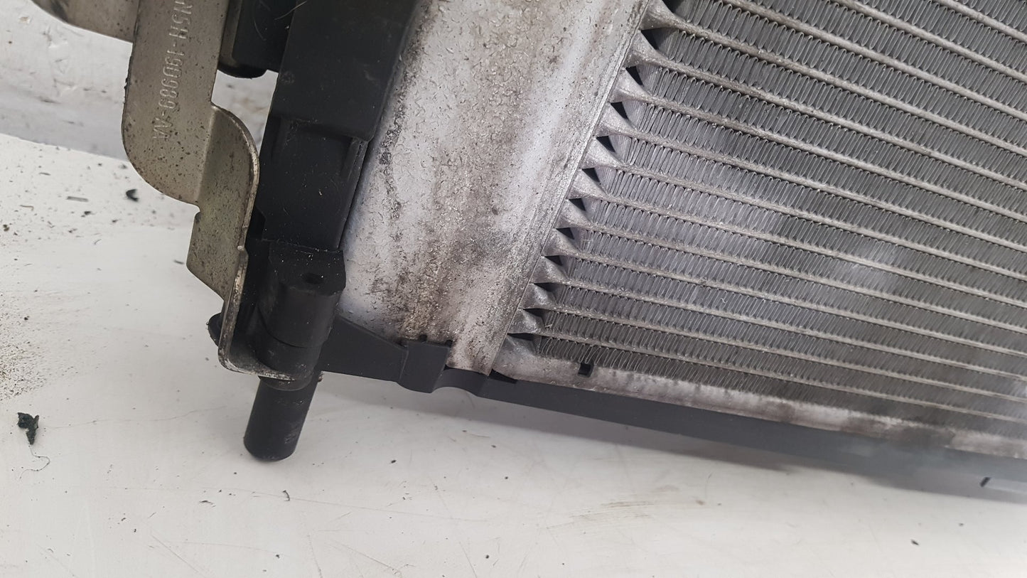 2007 - 2013 Volvo C70  Convertible Radiator 3M51-8005 DB