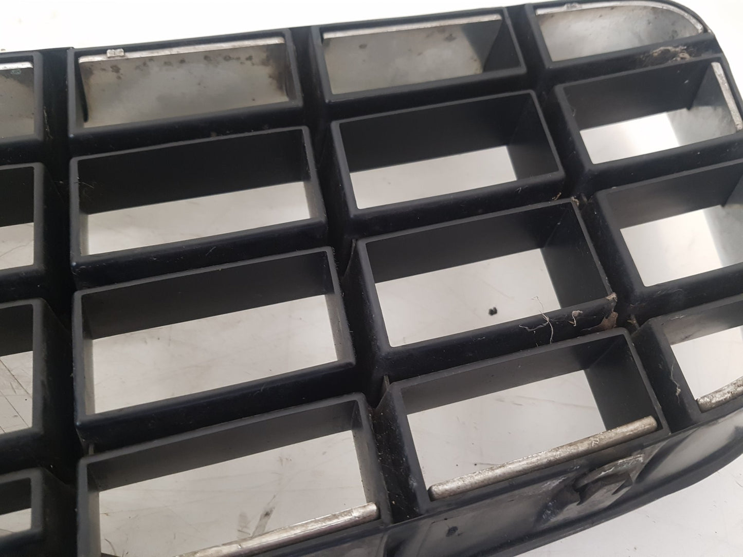 2003 - 2010 Volvo XC90  Estate FRONT GRILL 8620641