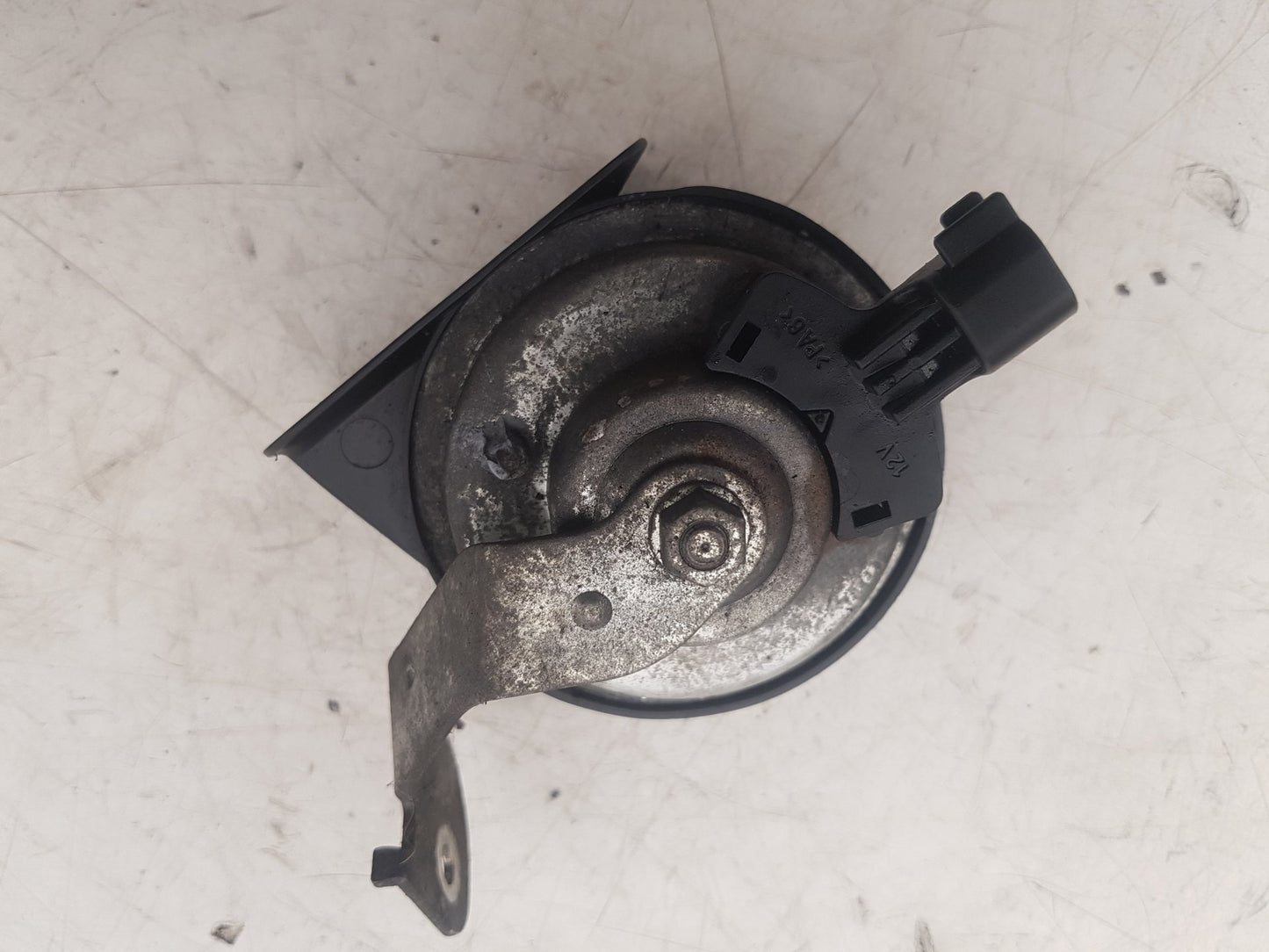 2012 - 2016 Volvo V40  Hatchback Horn 0024082012