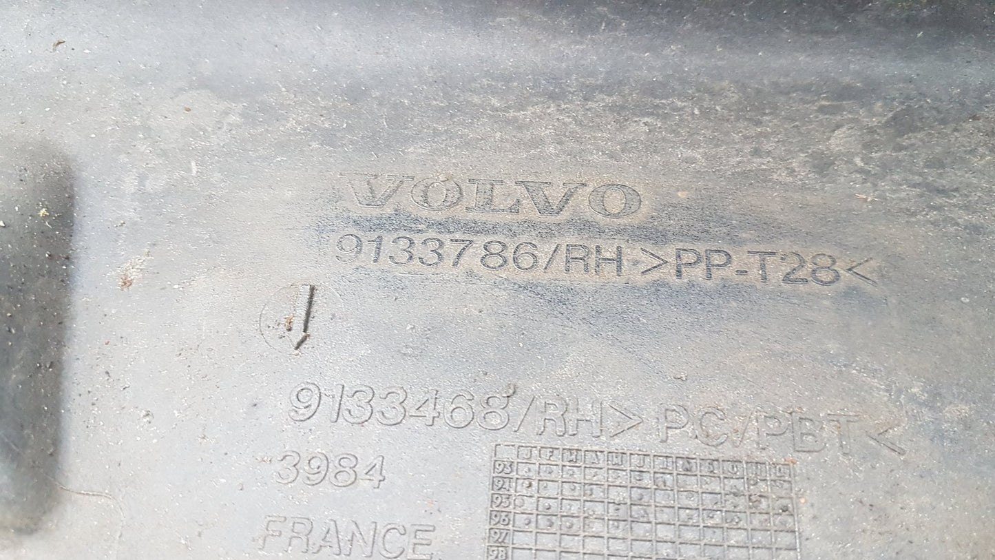 1995 - 1996 Volvo 850  Estate Right Side Skirt 9133786