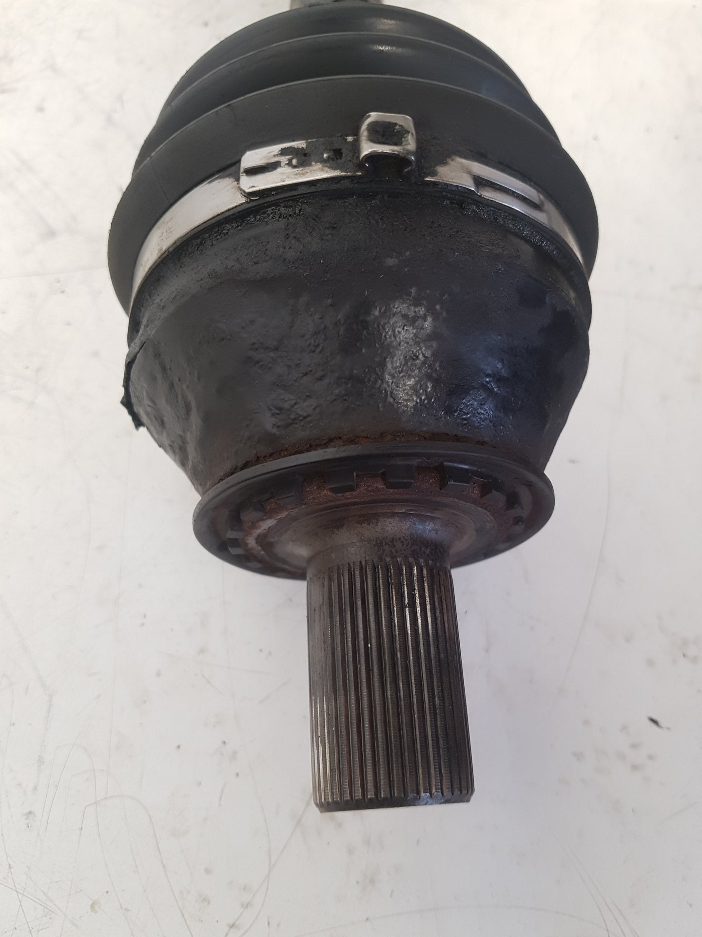 2008 - 2013 Volvo XC60 I 156 Estate Driveshaft (Manual) UK Drivers Side Front. 31272542