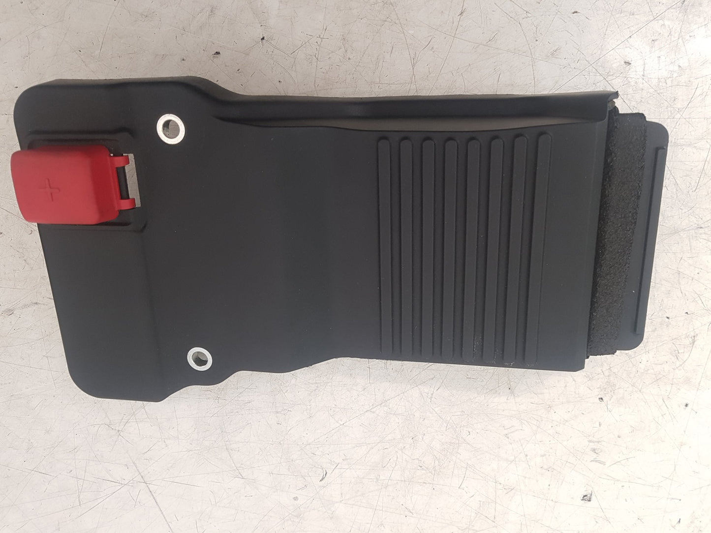 2017 - 2026 Volvo V60 II 225 Estate Battery Cover 31651455
