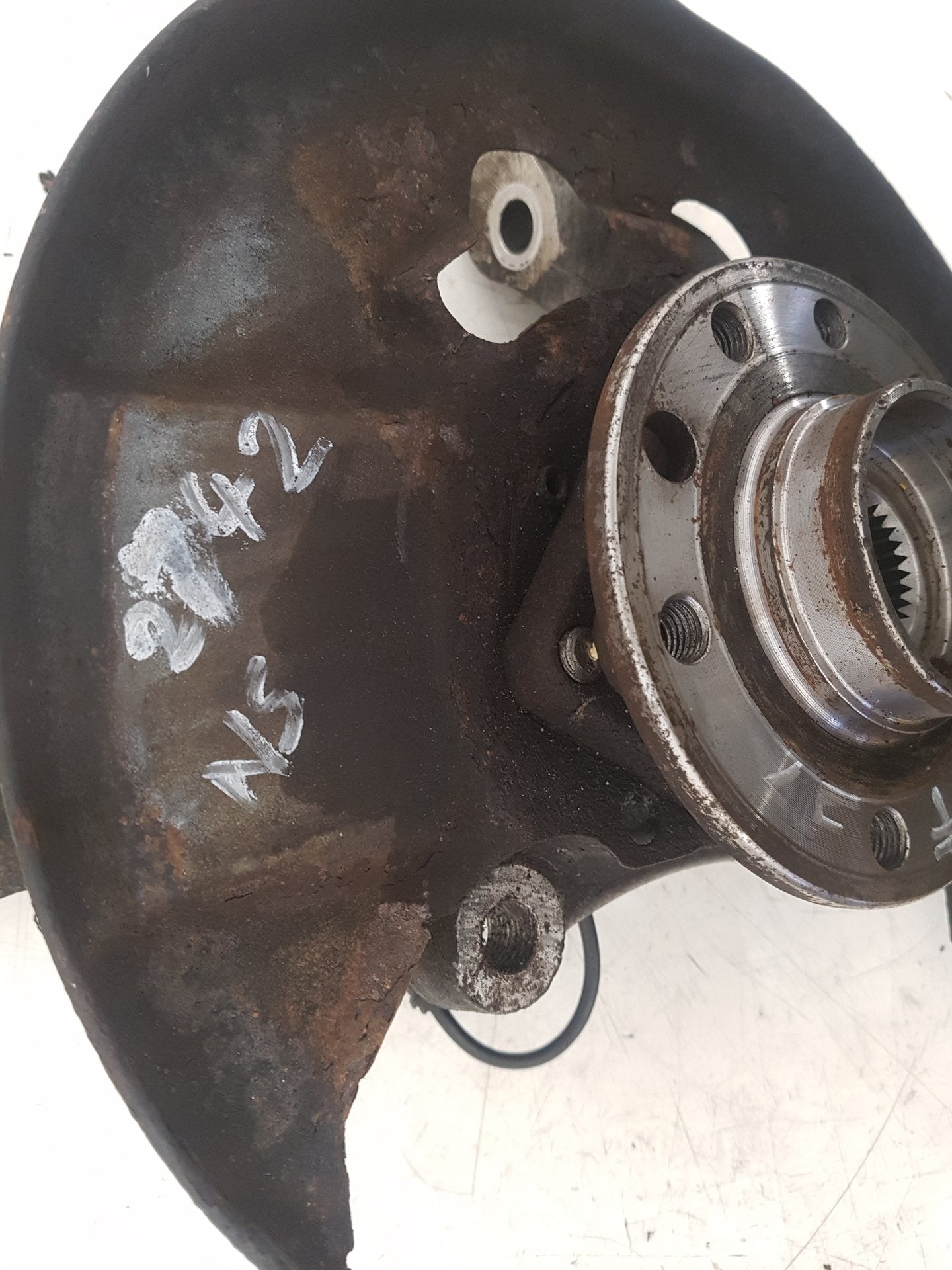 2003 - 2010 Saab 9-3  Saloon Left Front Hub Assembly