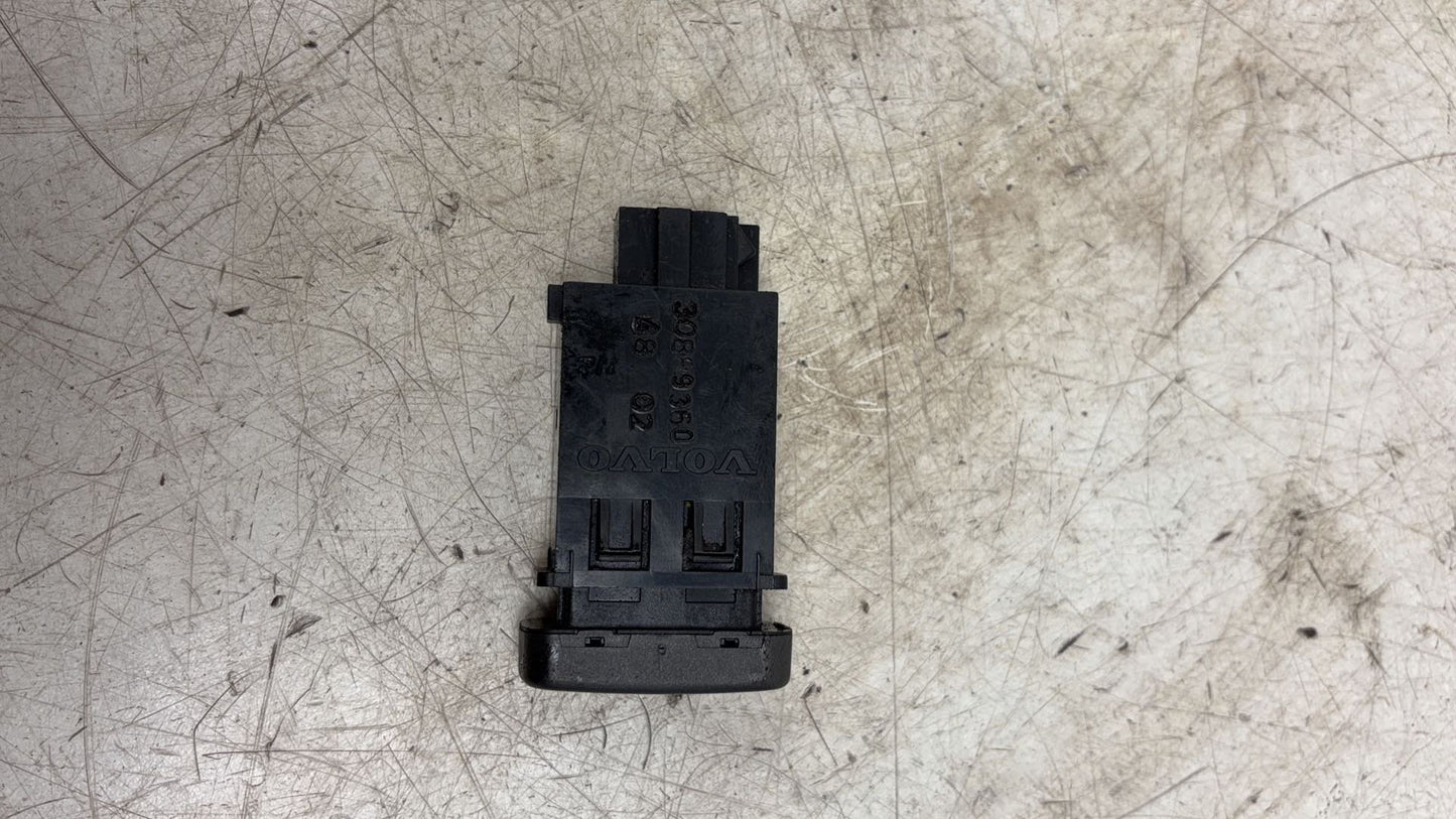 2012 - 2015 Volvo V40  Hatchback ALARM SENSOR RELAY 30889360