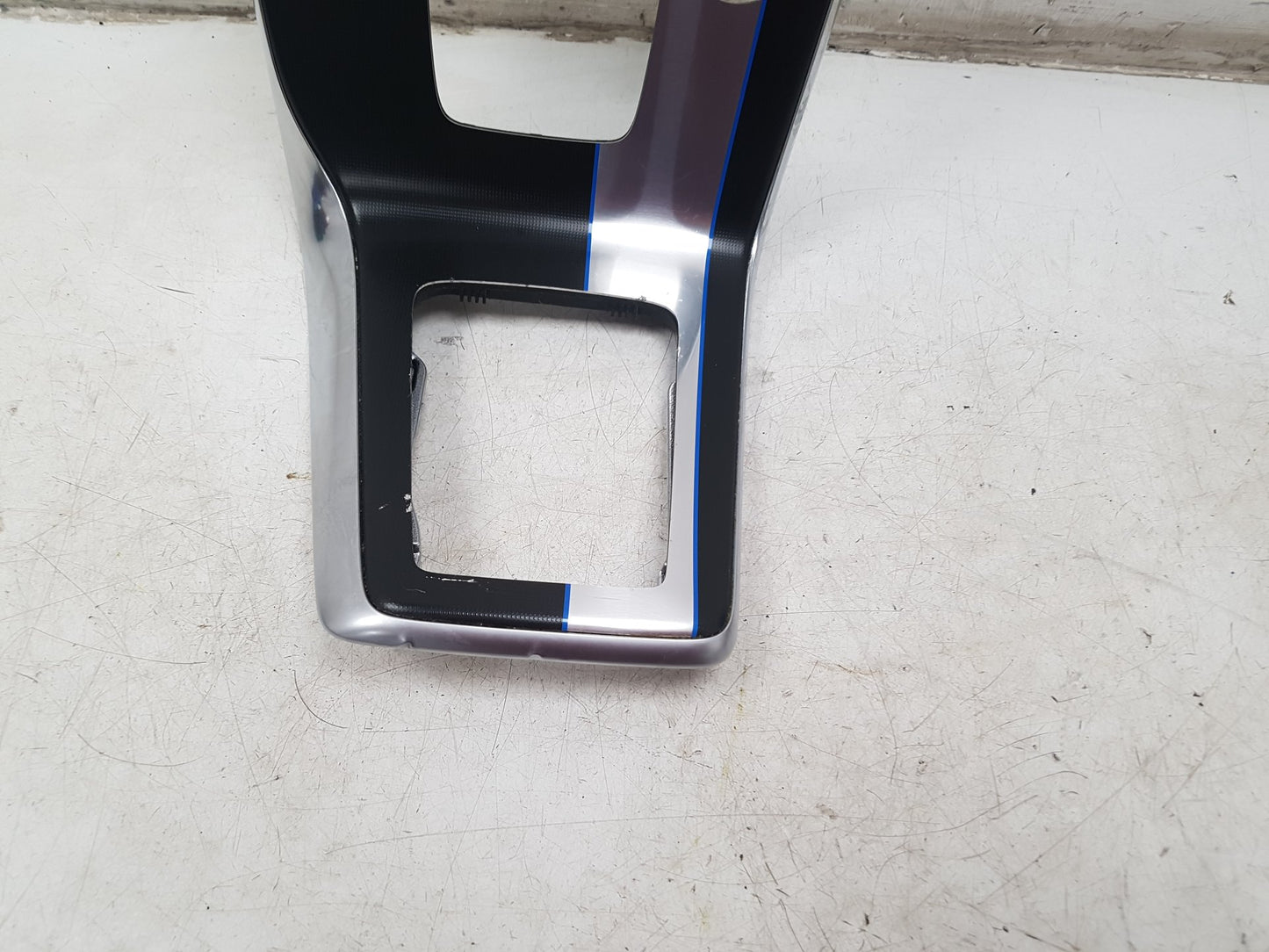 2012 - 2019 Volvo V40  Hatchback Centre Console 31348296