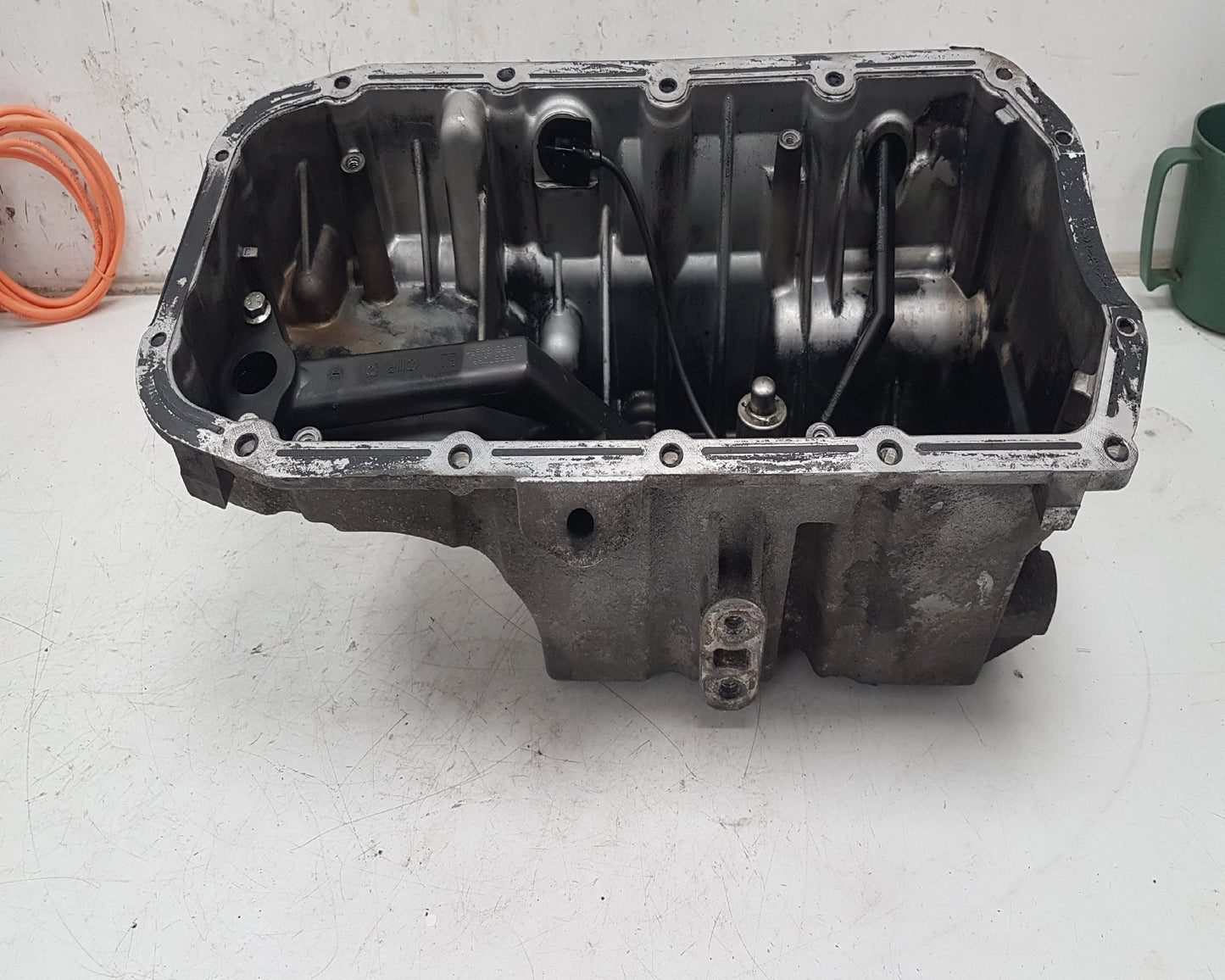 2010 - 2012 Saab 9-5  Saloon Oil Pan/Sump 55575128