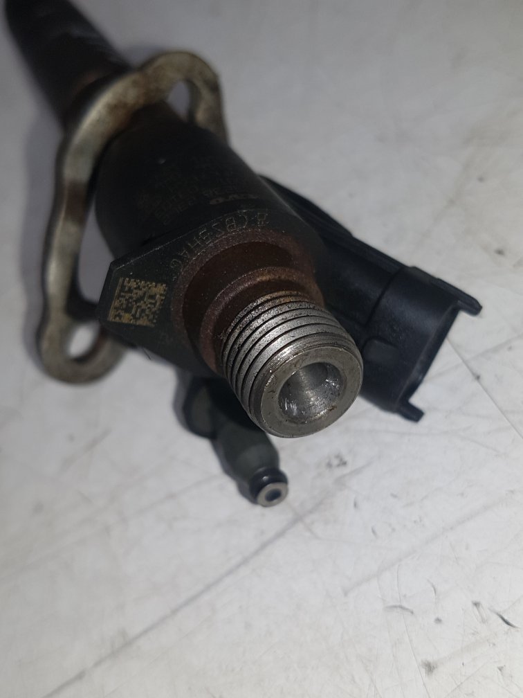 2010 - 2014 Volvo V60  Estate Fuel Injector 31303238