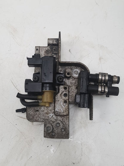 2008 - 2012 Volvo V50   BRACKET HOLDER 31293427