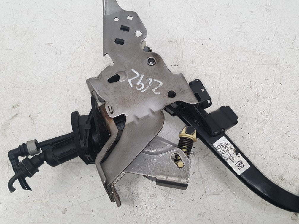 2006 - 2012 Volvo C70  Convertible Clutch Pedal 30760724