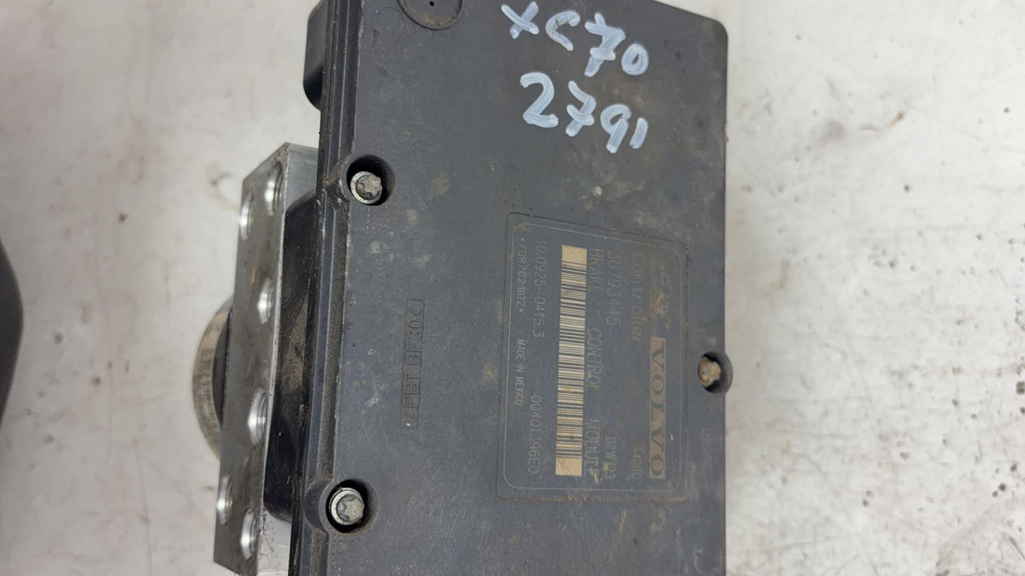 2004 - 2007 Volvo XC70  Estate ABS Pump 30793445