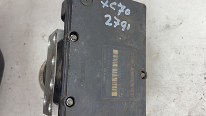 2004 - 2007 Volvo XC70  Estate ABS Pump 30793445
