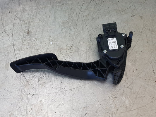 2010 - 2012 Saab 95  Saloon Accelerator Pedal 13237356