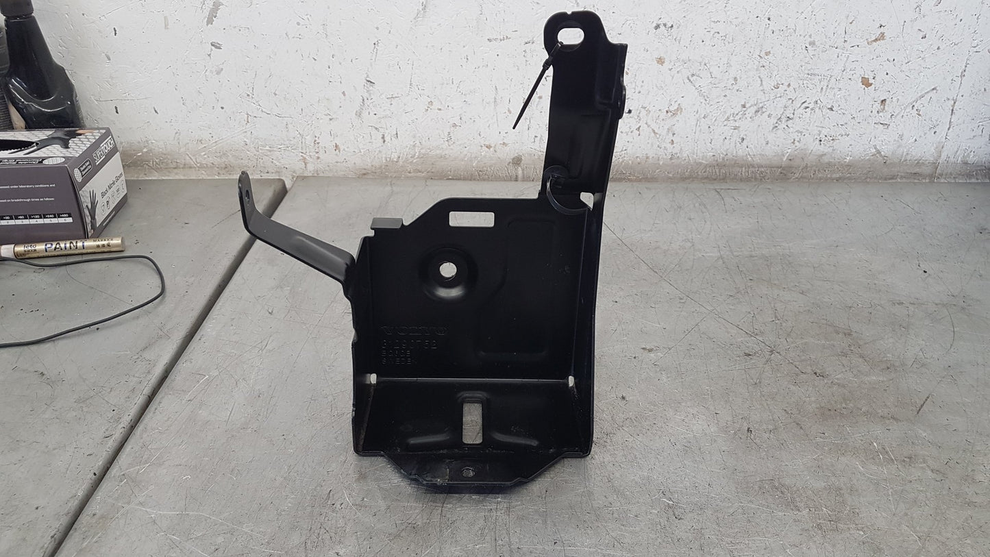 2012 - 2015 Volvo V40  Hatchback Battery Box 31290752
