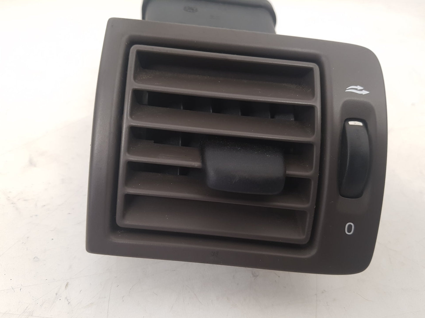 2007 - 2010 Volvo V50 545 Estate AIR VENT (DRIVER SIDE FRONT) 39879330